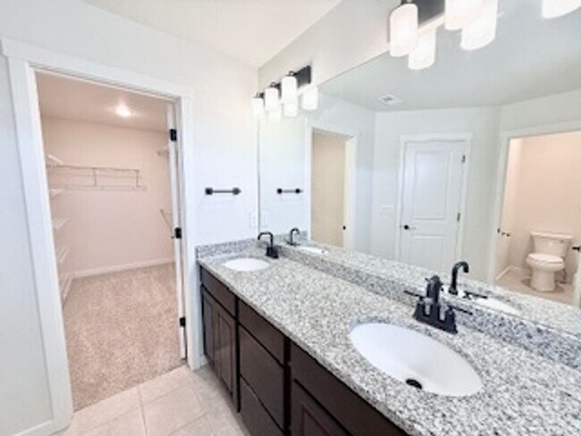 Building Photo - MODERN TWO STORY 3 BED/2.5 BATH WITH FENCE...