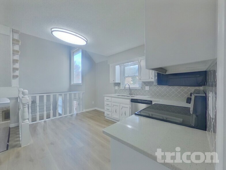 Building Photo - 1928 E Stratford Rd