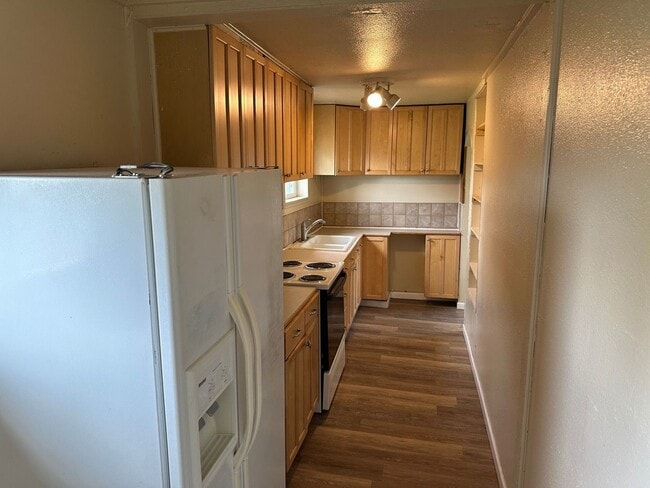 Building Photo - 4831 Frieda Ave