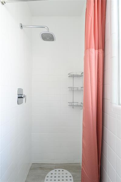 Building Photo - 1020 N Victoria Park Rd