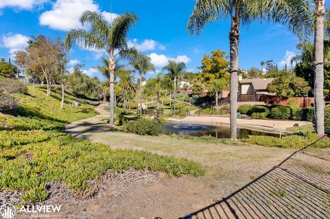 Building Photo - Gated Cimarron 3 Bed/ 2 Bath Home with Garage & Community Amenities