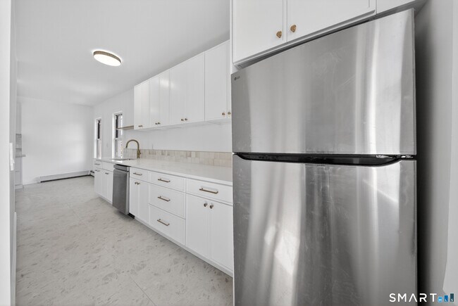 Building Photo - 259 Laurel Ave