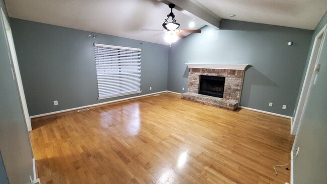 Building Photo - 1 Pine Way Ct