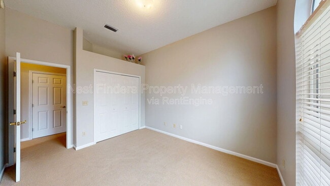 Building Photo - 11861 Lake Fern Dr