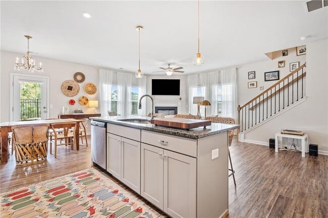 Building Photo - 175 Madison Bend