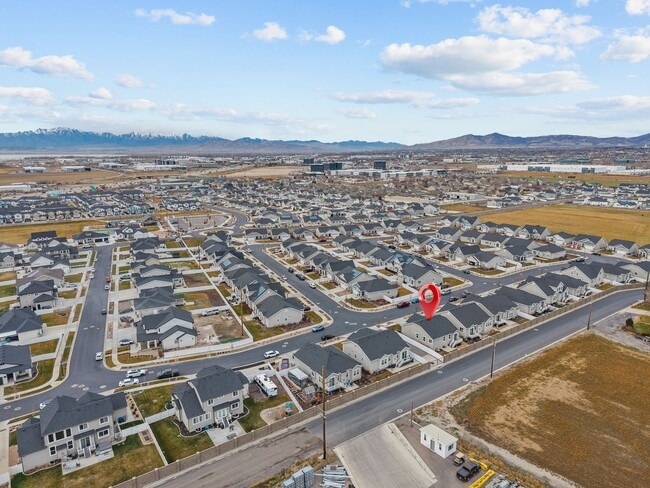 Building Photo - Beautiful 5 Bed / 3 Bath Single-Family Home in Lindon