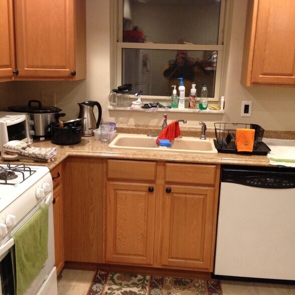 Building Photo - 17 Unger Ln