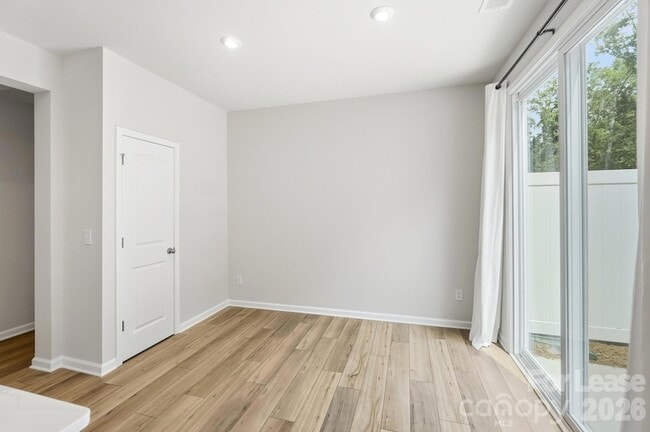 Building Photo - 14862 Tamarack Drive