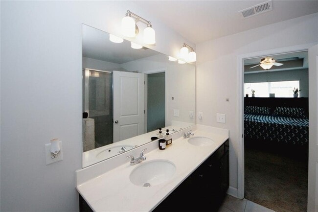 Building Photo - 10162 Benton Woods Dr