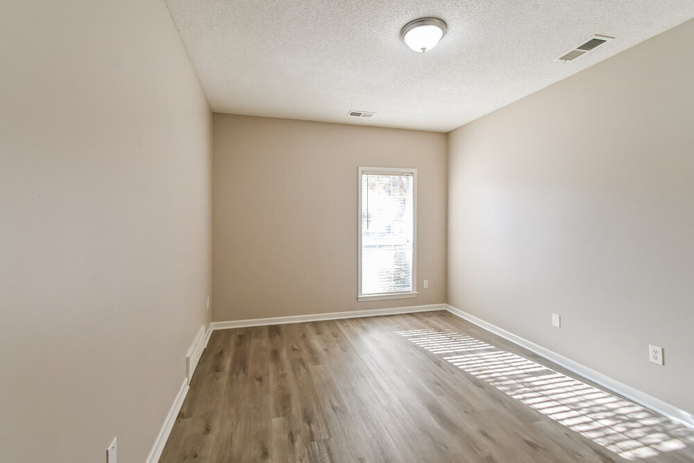 Building Photo - 8730 Eagle View Dr