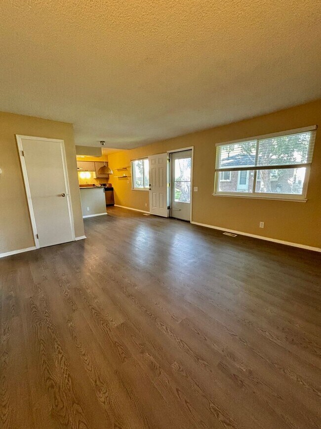 Building Photo - Don’t Miss This! Updated 2-Bedroom Denver ...