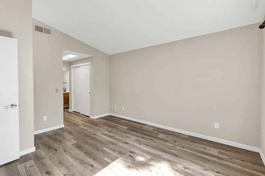 Building Photo - 8200 Northam Dr