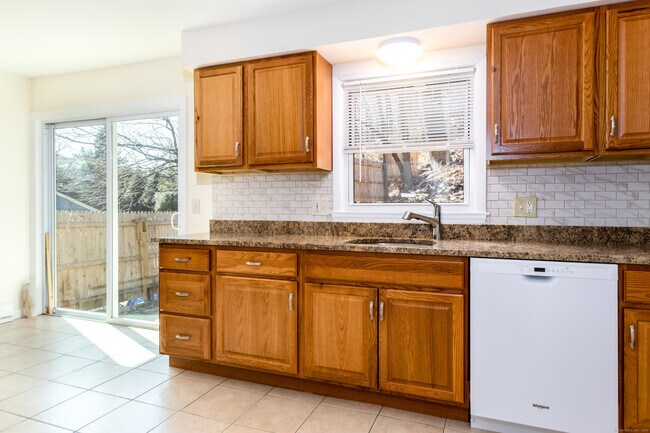 Building Photo - 196 Hope St