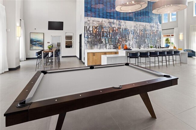 Building Photo - 5256 International Dr