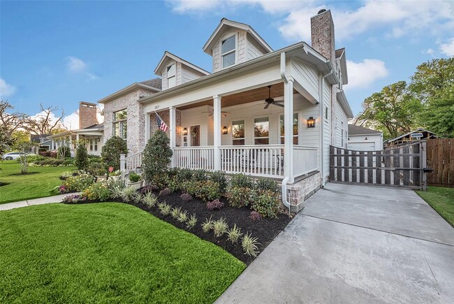 Building Photo - 127 5th St