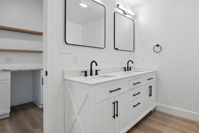 Building Photo - Downtown Sharpsburg New Remodel - 3 Bed, 2...