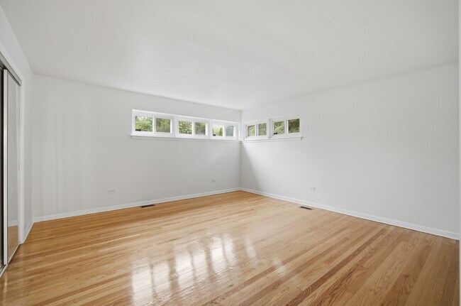 Building Photo - 114 N Lancaster St