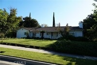 Building Photo - 1200 Oakwood Dr