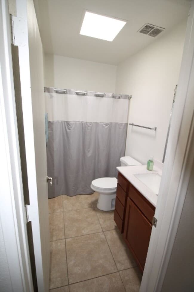 Building Photo - Townhome COMING AVAILABLE SOON!!!! Cute 2bd/2ba