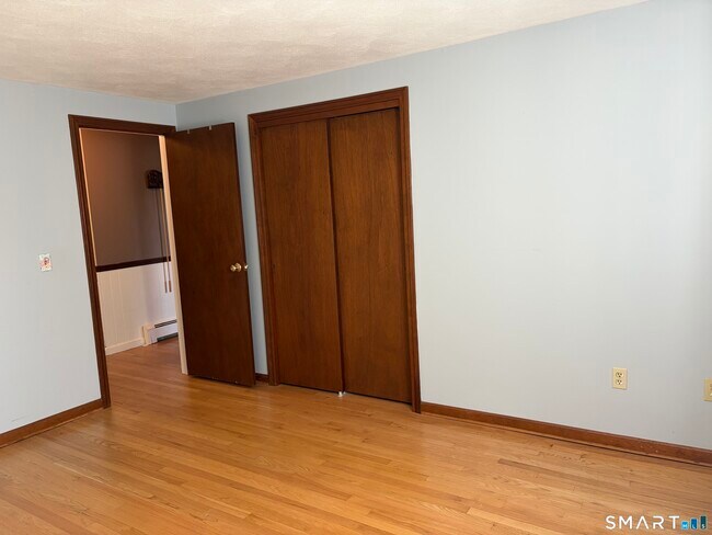 Building Photo - 703 Laurel Grove Rd