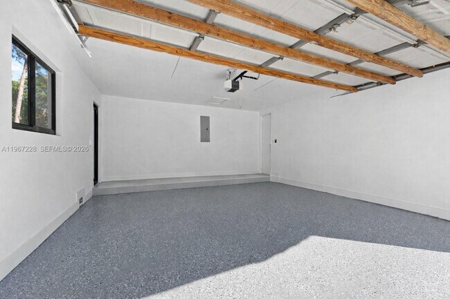 Building Photo - 2537 NW 116th Terrace