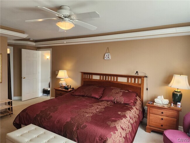 Building Photo - 4560 Providence Rd