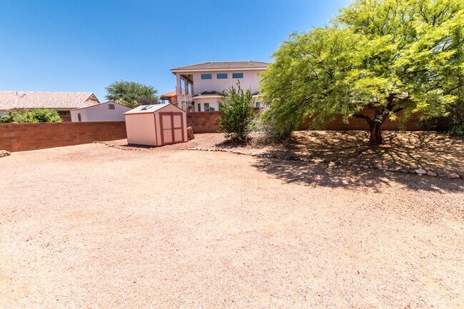 Building Photo - Large Corner Lot Home with 3 Bedrooms, 2 Baths, Central A/C, Washer & Dryer included!