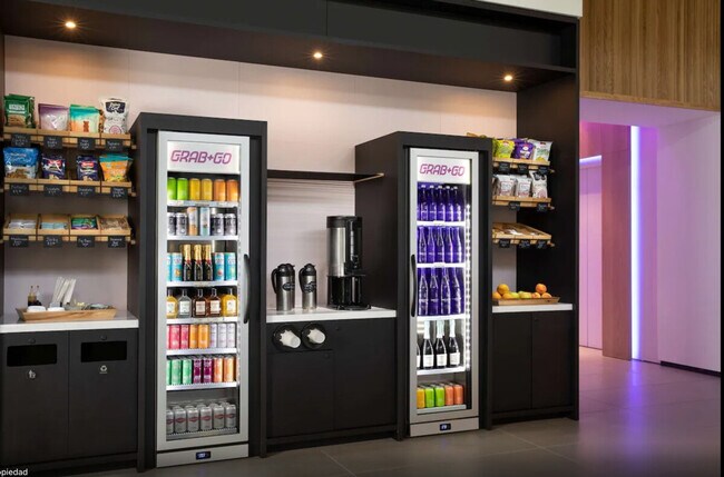 Building Photo - 249 NE 4th St