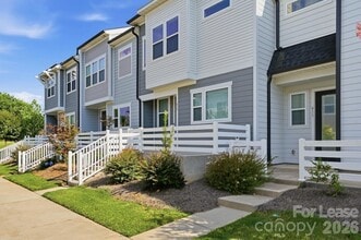 Building Photo - 615 Myrick Aly