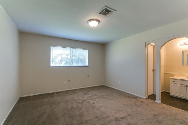 Building Photo - 2503 Knoll St