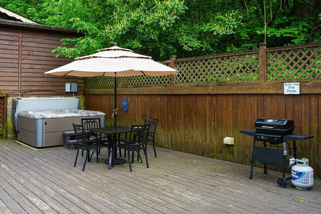 Building Photo - 72 Faulkner Rd