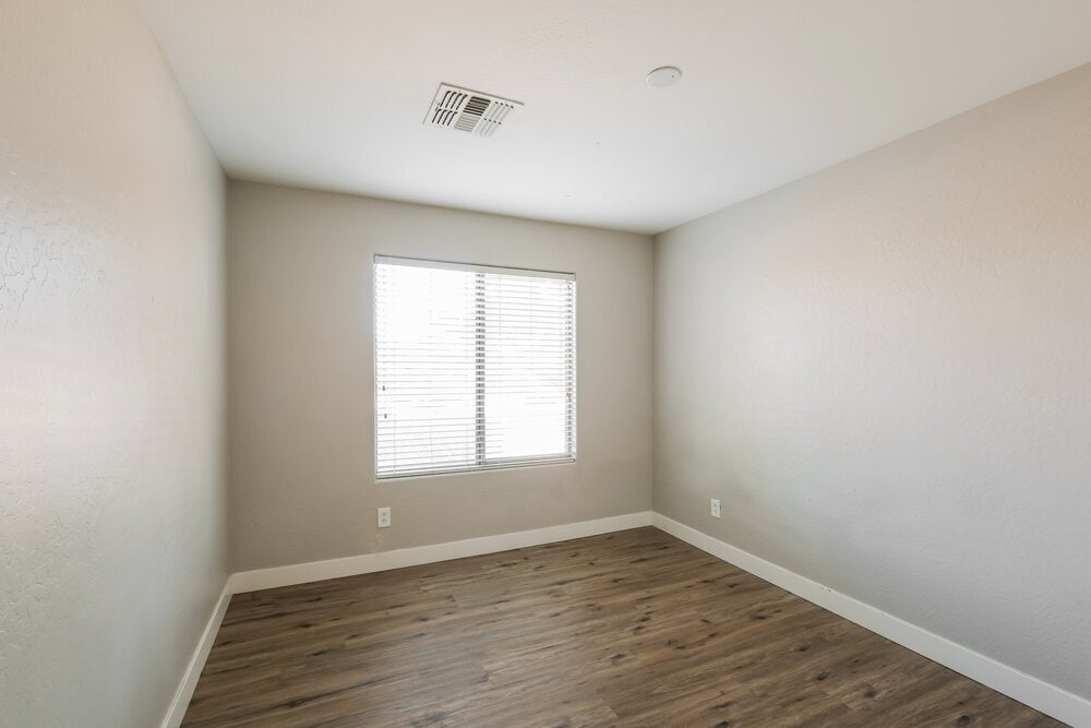 Building Photo - 2029 W Allens Peak Dr