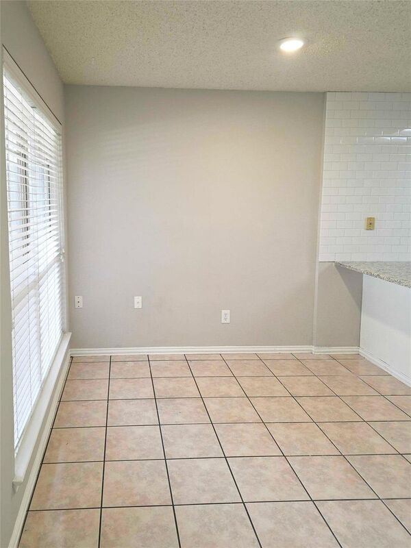 Building Photo - 1321 Overlook Dr