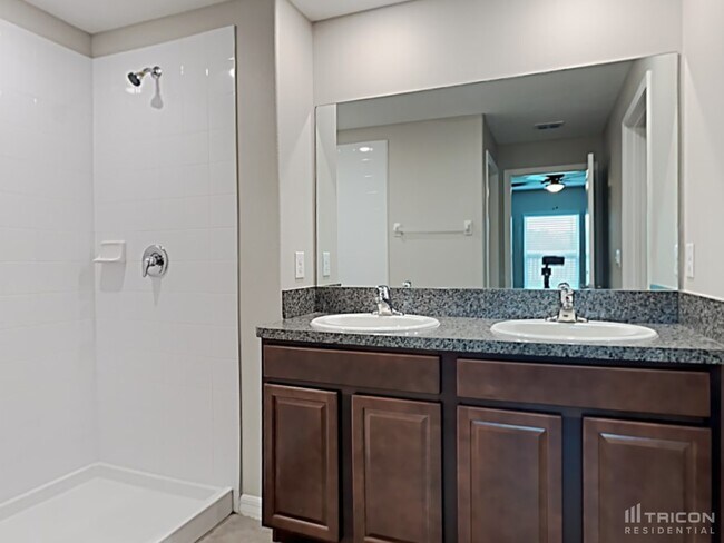 Building Photo - 5151 White Chicory Dr