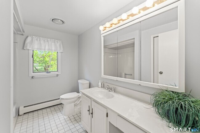 Building Photo - 89 Cranbury Dr
