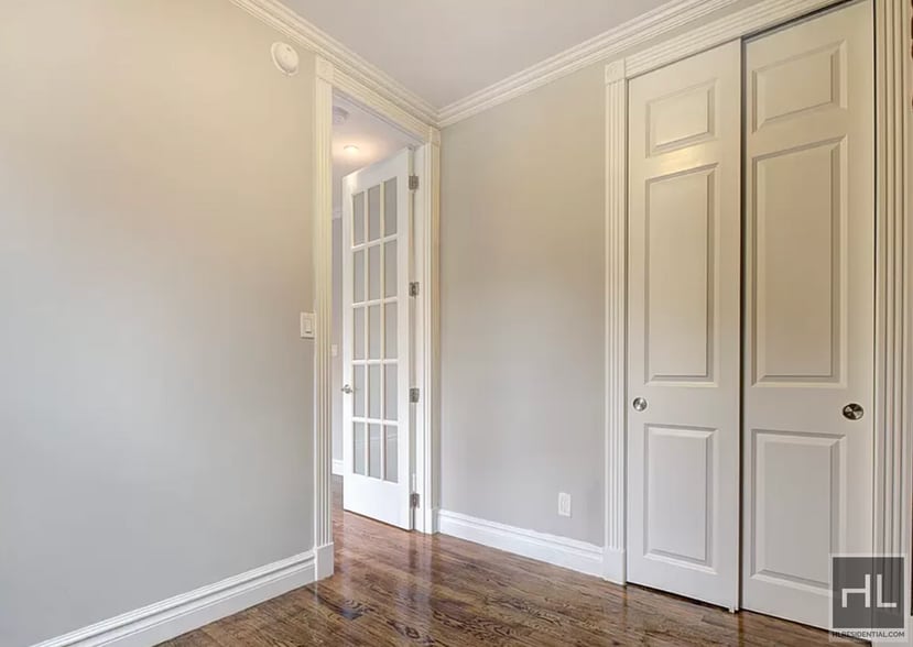 Building Photo - Hudson Street