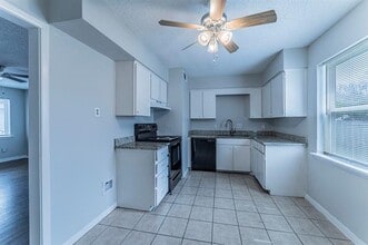 Building Photo - 4716 Old Benbrook Rd