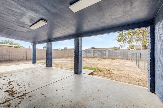 Building Photo - 3 bedroom home!