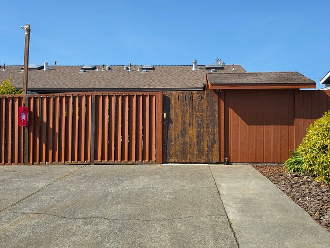 Building Photo - 1111-1119 Sun Rd