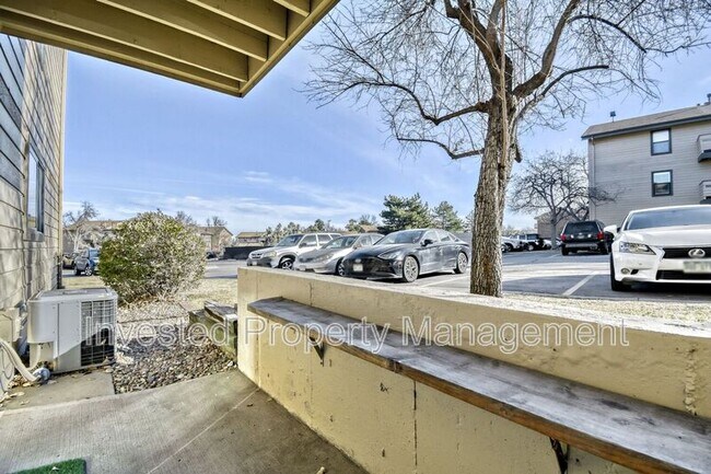 Building Photo - 370 Zang St