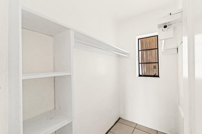 Building Photo - 211 Sunrise Ave