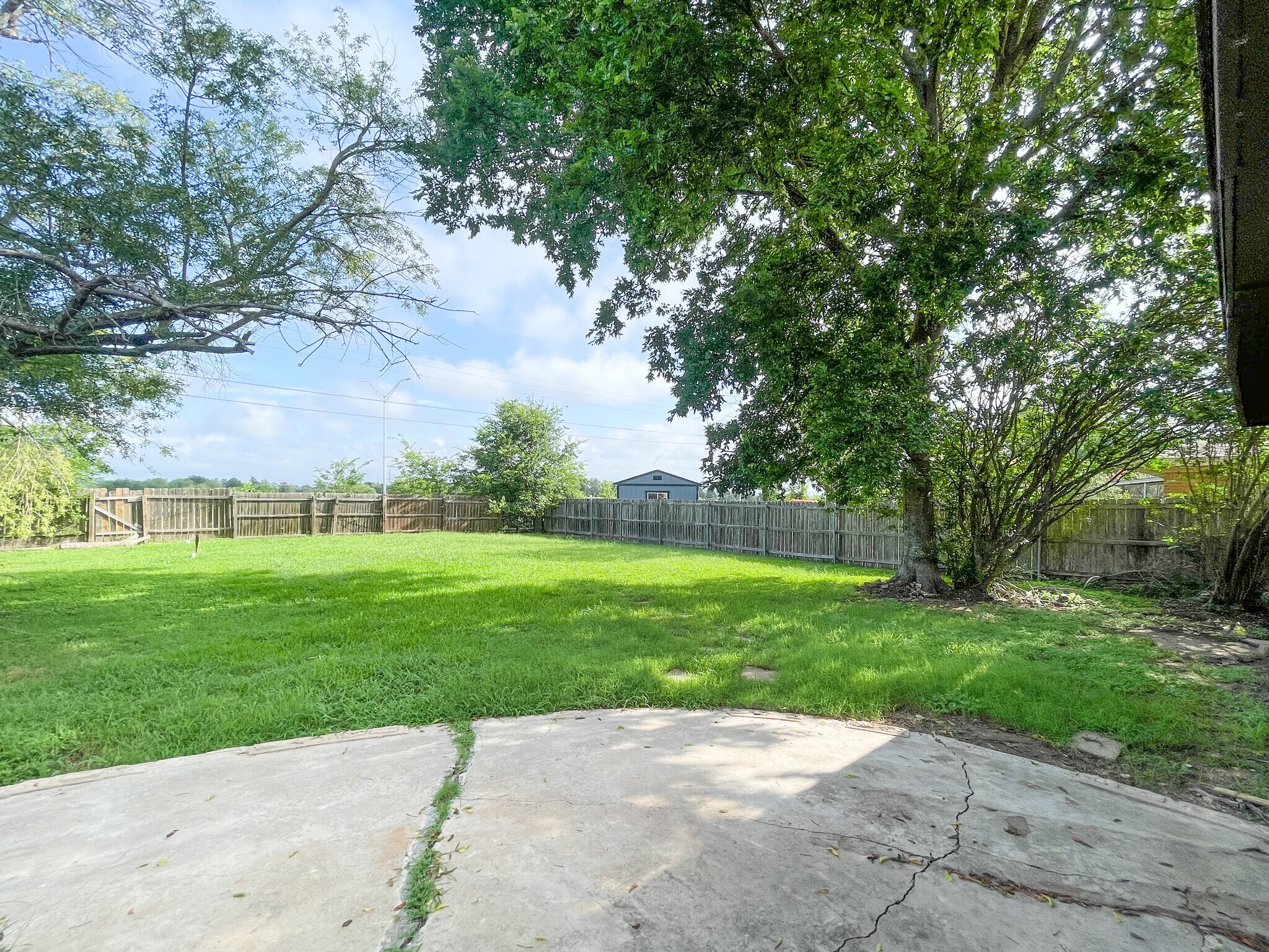 Building Photo - 110 E San Benito Dr
