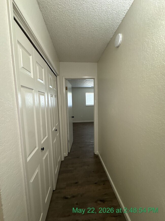 Building Photo - 1566