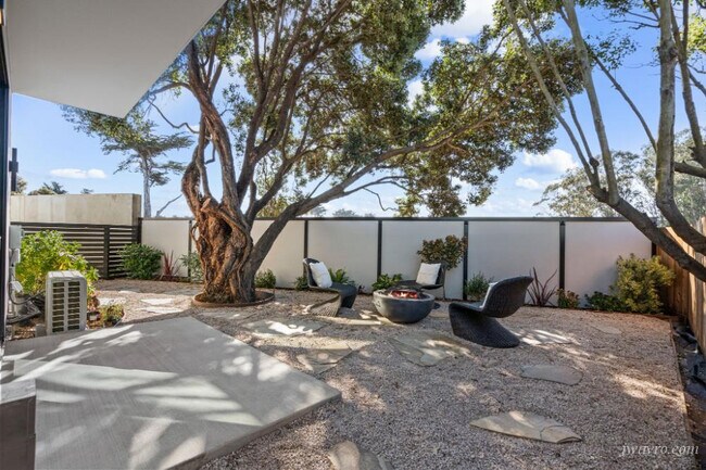 Building Photo - 255 Gellert Dr
