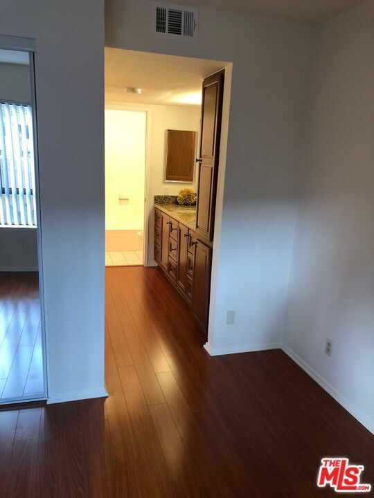 Building Photo - 22100 BURBANK, 120B