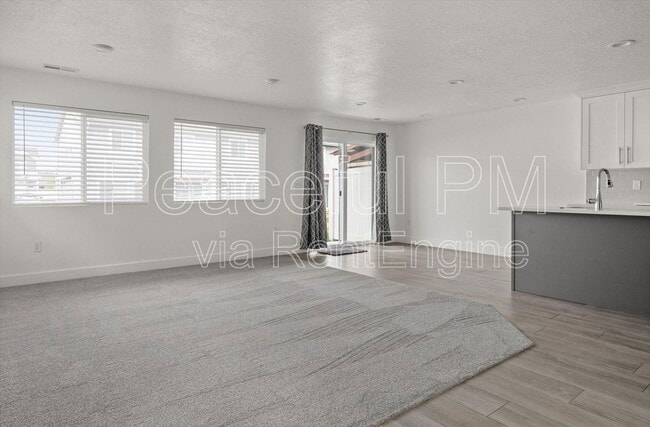 Building Photo - 6541 S Aspen Ln