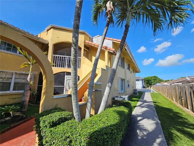 Building Photo - 15665 SW 74th Cir Dr