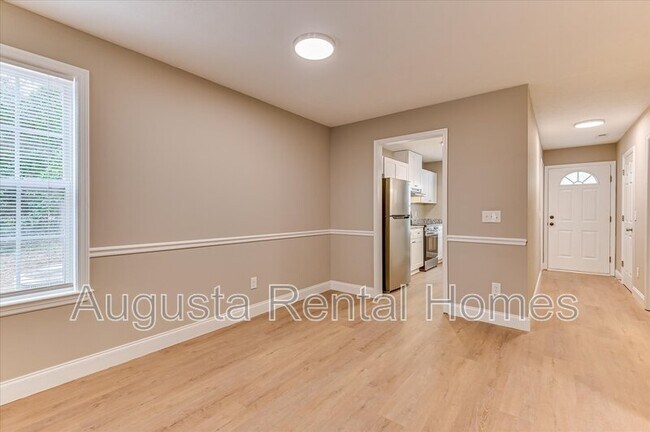 Building Photo - 111 Kelly Dr