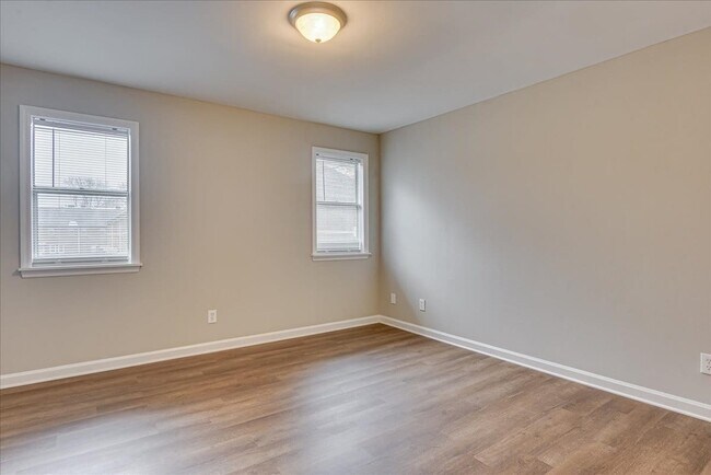 Building Photo - 305 Telfair St