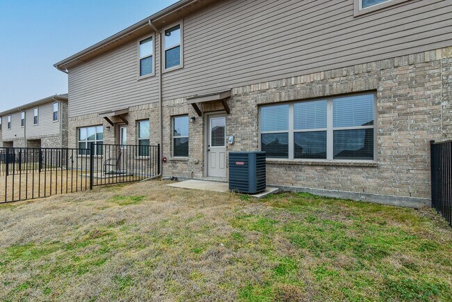 Building Photo - 6819 Jade Dr